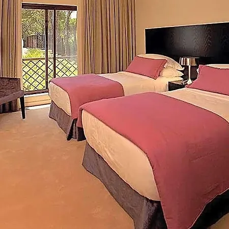 Villa Olhos De Agua Sleeps 8 Pool Air Con Wifi