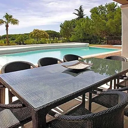 Villa Olhos De Agua Sleeps 8 Pool Air Con Wifi *