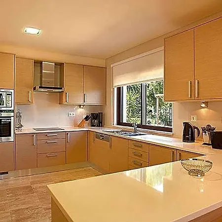 Olhos De Agua Sleeps 8 Pool Air Con Wifi אלבופיירה